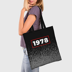 Сумка-шопер 1978 - в красной рамке на темном, цвет: 3D-принт — фото 2