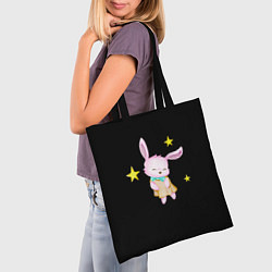 Сумка-шопер Крольчонок танцует со звёздами на чёрном фоне, цвет: 3D-принт — фото 2