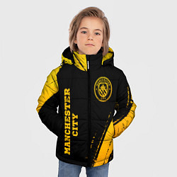 Куртка зимняя для мальчика Manchester City - gold gradient: надпись, символ, цвет: 3D-черный — фото 2