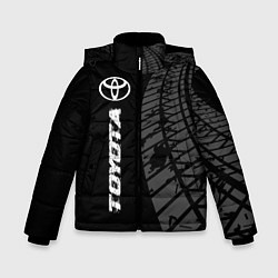 Зимняя куртка для мальчика Toyota speed на темном фоне со следами шин: по-вер