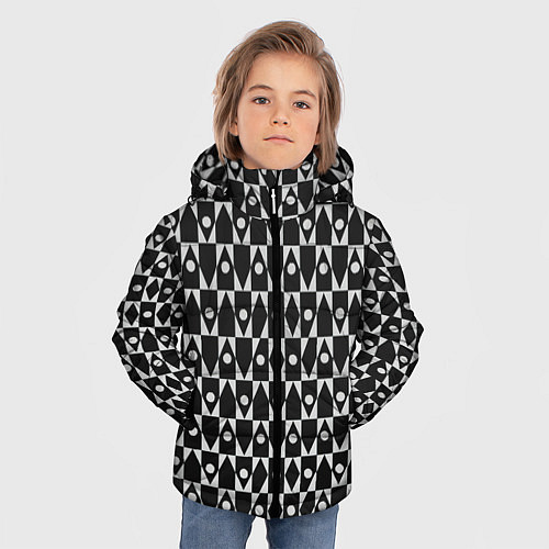 Зимняя куртка для мальчика Чёрно-белые ромбы и круги на чёрном фоне / 3D-Светло-серый – фото 3