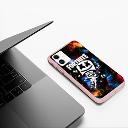 Чехол iPhone 11 матовый FORTNITE x MARSHMELLO, цвет: 3D-светло-розовый — фото 2