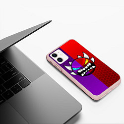 Чехол iPhone 11 матовый Geometry Dash: Violet x Red, цвет: 3D-светло-розовый — фото 2