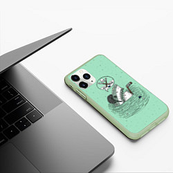 Чехол iPhone 11 Pro матовый Акула хоккеист, цвет: 3D-салатовый — фото 2