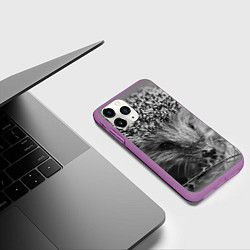 Чехол iPhone 11 Pro матовый Взгляд ёжика, цвет: 3D-фиолетовый — фото 2