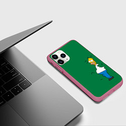 Чехол iPhone 11 Pro матовый Гомер в кустах, цвет: 3D-малиновый — фото 2