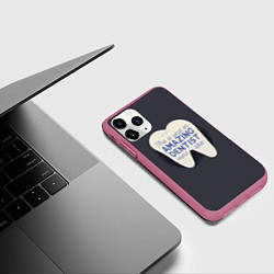 Чехол iPhone 11 Pro матовый Amazing Dentist, цвет: 3D-малиновый — фото 2
