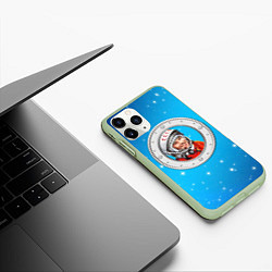 Чехол iPhone 11 Pro матовый Гагарин ?? 1, цвет: 3D-салатовый — фото 2