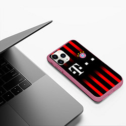 Чехол iPhone 11 Pro матовый FC Bayern Munchen, цвет: 3D-малиновый — фото 2