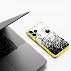 Чехол iPhone 11 Pro матовый Черный клевер, цвет: 3D-желтый — фото 2