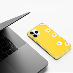 Чехол iPhone 11 Pro матовый Ромашки, цвет: 3D-желтый — фото 2