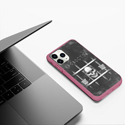 Чехол iPhone 11 Pro матовый Кровосток Решетка Z, цвет: 3D-малиновый — фото 2