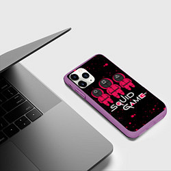 Чехол iPhone 11 Pro матовый ИГРА В КАЛЬМАРА, ФИГУРКИ СТРАЖЕЙ, цвет: 3D-фиолетовый — фото 2