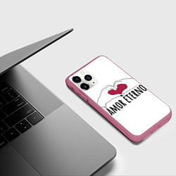 Чехол iPhone 11 Pro матовый Влюбленные навека, цвет: 3D-малиновый — фото 2