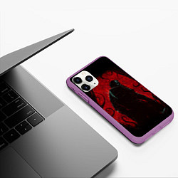 Чехол iPhone 11 Pro матовый DEAD SPACE АЙЗЕК КЛАРК В БРОНЕ, цвет: 3D-фиолетовый — фото 2