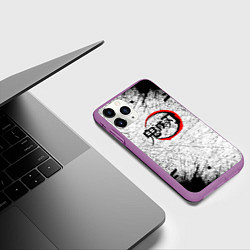 Чехол iPhone 11 Pro матовый Клинок рассекающий демонов гранж, цвет: 3D-фиолетовый — фото 2