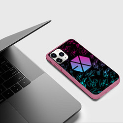 Чехол iPhone 11 Pro матовый EXO BAND НЕОНОВЫЕ АВТОГРАФЫ, цвет: 3D-малиновый — фото 2