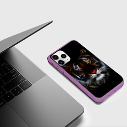 Чехол iPhone 11 Pro матовый Тигр в Темноте Глаза Зверя, цвет: 3D-фиолетовый — фото 2