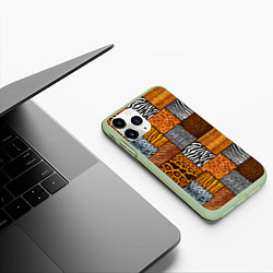 Чехол iPhone 11 Pro матовый Тигр, полосы, 2022, цвет: 3D-салатовый — фото 2