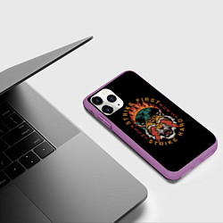 Чехол iPhone 11 Pro матовый Молнии из глаз Тигра, цвет: 3D-фиолетовый — фото 2