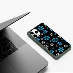 Чехол iPhone 11 Pro матовый Снежинки Черепа черный, цвет: 3D-темно-зеленый — фото 2