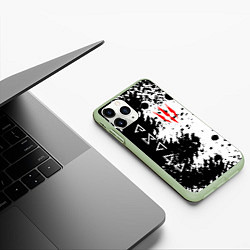 Чехол iPhone 11 Pro матовый The Witcher black & white, цвет: 3D-салатовый — фото 2