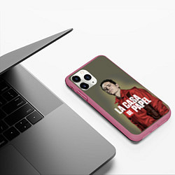 Чехол iPhone 11 Pro матовый БУМАЖНЫЙ ДОМ БЕРЛИН - LA CASA DE PAPEL, цвет: 3D-малиновый — фото 2