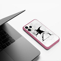 Чехол iPhone 11 Pro матовый BANKSY БУНТ RIOT БЭНКСИ, цвет: 3D-малиновый — фото 2