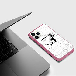 Чехол iPhone 11 Pro матовый Banksy крыса в очках, цвет: 3D-малиновый — фото 2