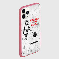 Чехол iPhone 11 Pro матовый BANKSY БЭНКСИ следуй за своим сердцем, цвет: 3D-малиновый — фото 2