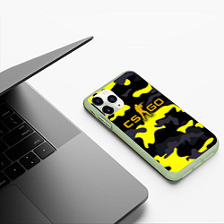 Чехол iPhone 11 Pro матовый Counter-Strike Камуфляж Чёрно-Жёлтый, цвет: 3D-салатовый — фото 2