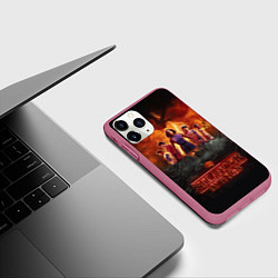Чехол iPhone 11 Pro матовый ОЧЕНЬ СТРАННЫЕ ДЕЛА STRANGER THINGS, цвет: 3D-малиновый — фото 2