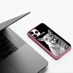 Чехол iPhone 11 Pro матовый Смотрящая пума, цвет: 3D-малиновый — фото 2