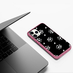 Чехол iPhone 11 Pro матовый Серые сердца на черном фоне, цвет: 3D-малиновый — фото 2