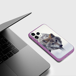 Чехол iPhone 11 Pro матовый Волк зимой, цвет: 3D-фиолетовый — фото 2
