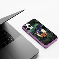 Чехол iPhone 11 Pro матовый Летучая мышь на фоне луны, цвет: 3D-фиолетовый — фото 2