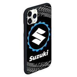 Чехол iPhone 11 Pro матовый Suzuki в стиле Top Gear со следами шин на фоне, цвет: 3D-черный — фото 2