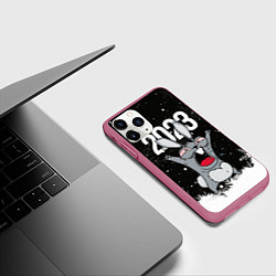 Чехол iPhone 11 Pro матовый Злой кролик 2023, цвет: 3D-малиновый — фото 2