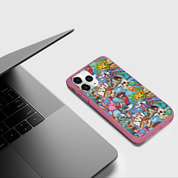Чехол iPhone 11 Pro матовый Сумасшедший поп-арт, цвет: 3D-малиновый — фото 2