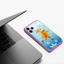 Чехол iPhone 11 Pro матовый Кролик на коньках в снегопад, цвет: 3D-фиолетовый — фото 2
