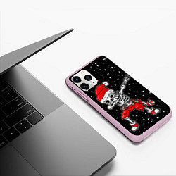 Чехол iPhone 11 Pro матовый Dab новогодний скелет, цвет: 3D-розовый — фото 2