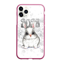 Чехол iPhone 11 Pro матовый Белый кролик и снежинки 2023, цвет: 3D-малиновый