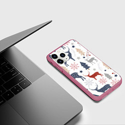 Чехол iPhone 11 Pro матовый Олени в новогоднем лесу, цвет: 3D-малиновый — фото 2