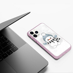 Чехол iPhone 11 Pro матовый Милый снеговик и снежинки, цвет: 3D-розовый — фото 2