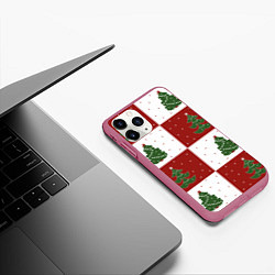 Чехол iPhone 11 Pro матовый Красно-белые квадраты с новогодними елочками, цвет: 3D-малиновый — фото 2