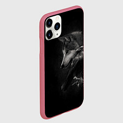 Чехол iPhone 11 Pro матовый Волк и ворон, цвет: 3D-малиновый — фото 2
