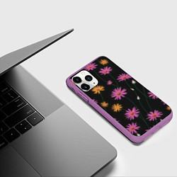Чехол iPhone 11 Pro матовый Полевые цветы на черном фоне, цвет: 3D-фиолетовый — фото 2