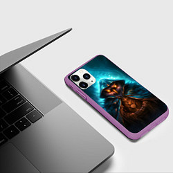 Чехол iPhone 11 Pro матовый Сова в колдовской мантии, цвет: 3D-фиолетовый — фото 2