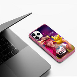 Чехол iPhone 11 Pro матовый Jisoo and Pikachu, цвет: 3D-малиновый — фото 2