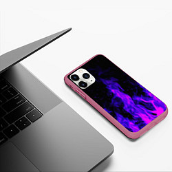 Чехол iPhone 11 Pro матовый Неоновый огонь на черном фоне, цвет: 3D-малиновый — фото 2